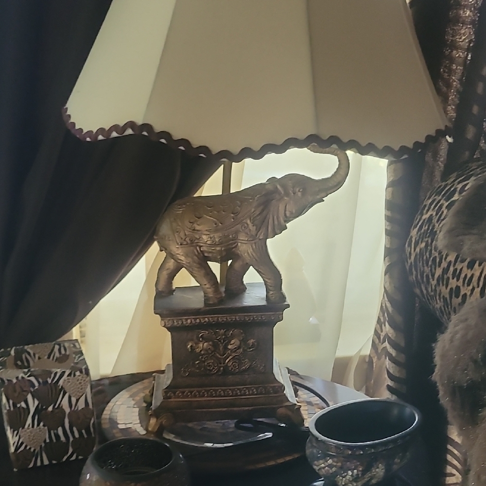 Elegant Elephant Table Lamp with Cream Shade